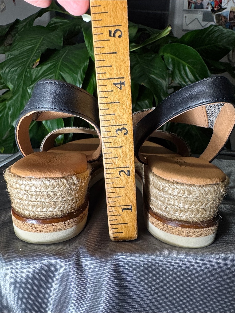 Andre Assous Neveah Black & Beige Espadrille Wedge Sandal
Size EU 36 / US 6 - Picture 6 of 11
